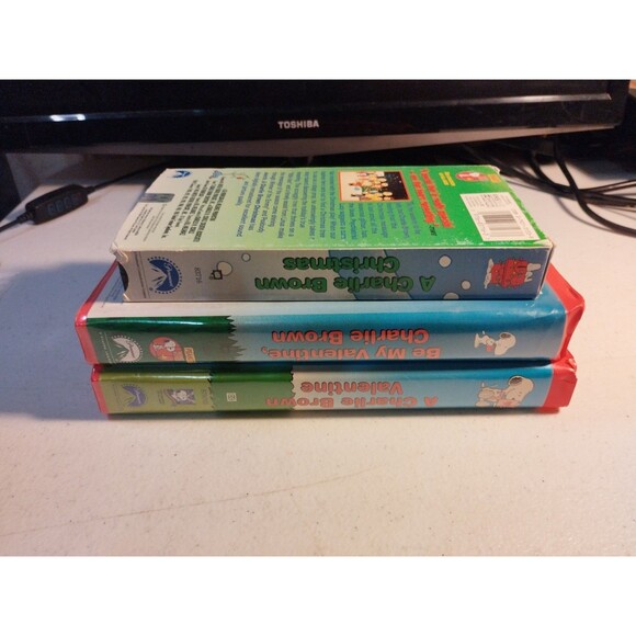 Peanuts VHS Lot of 3 - Snoopy, Charlie Brown - Picture 3 of 7